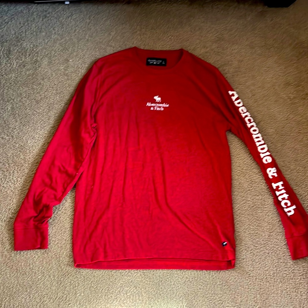 Men’s long sleeve tee new without tag.Abercrombie & fitch